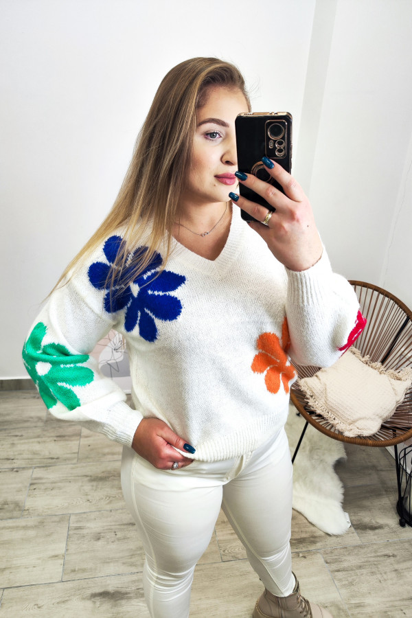 Biały sweterek w kolorowe kwiaty Floralessa 6