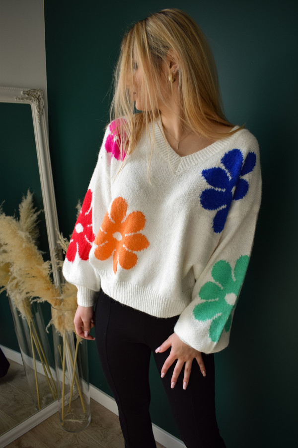 Biały sweterek w kolorowe kwiaty Floralessa