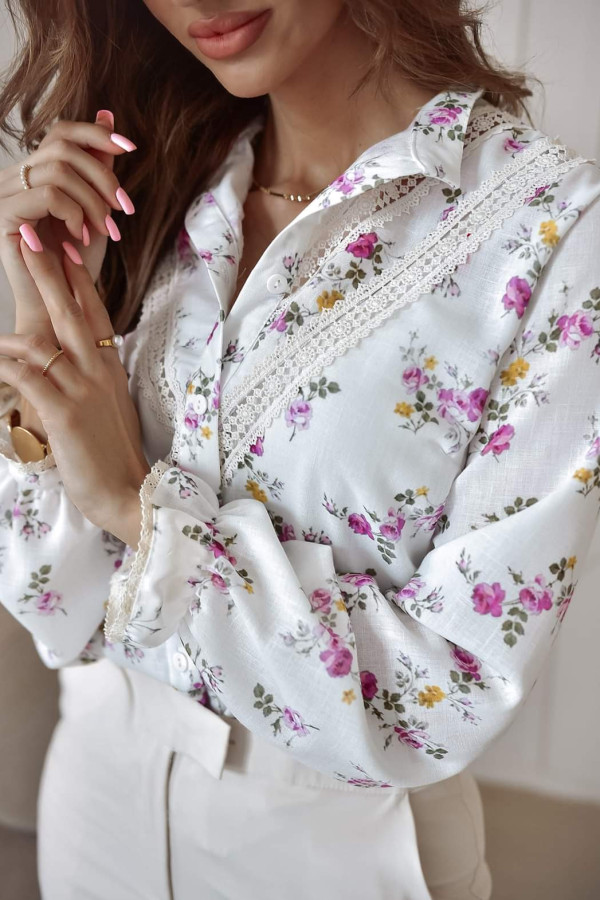 Biała koszula ze stójką z dodatkiem lnu w fioletowe kwiatki Paola 3