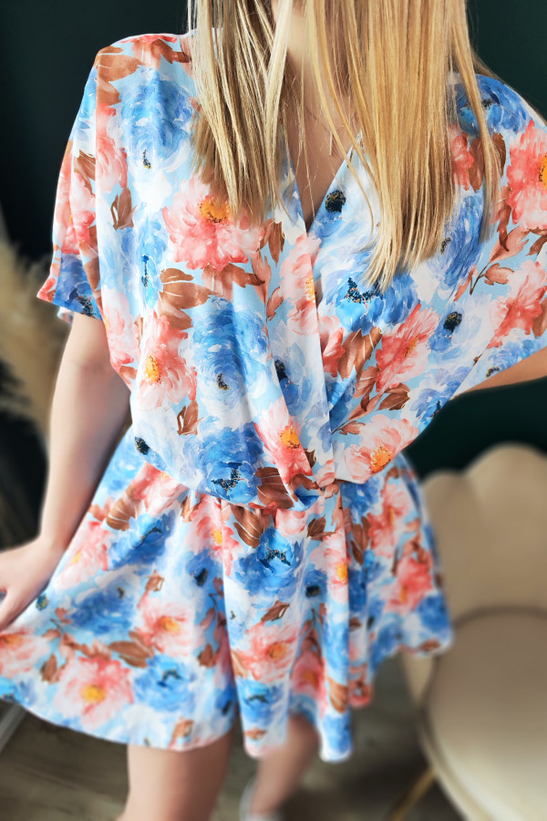 Sukienko - kombinezon błękitny w brzoskwiniowe kwiaty Loe 3