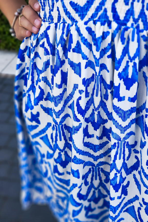 Biała sukienka w błękitne wzory Atherna 11