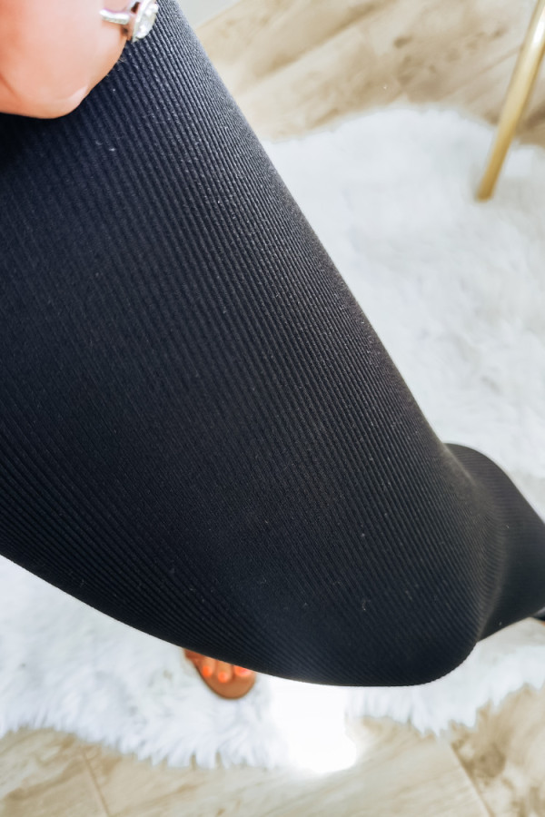 Legginsy czarne prążkowane Basic 4