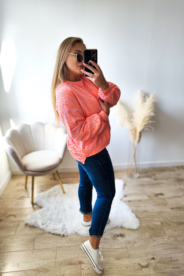 Bluza oversize pudrowa w neonową panterkę Daydreams