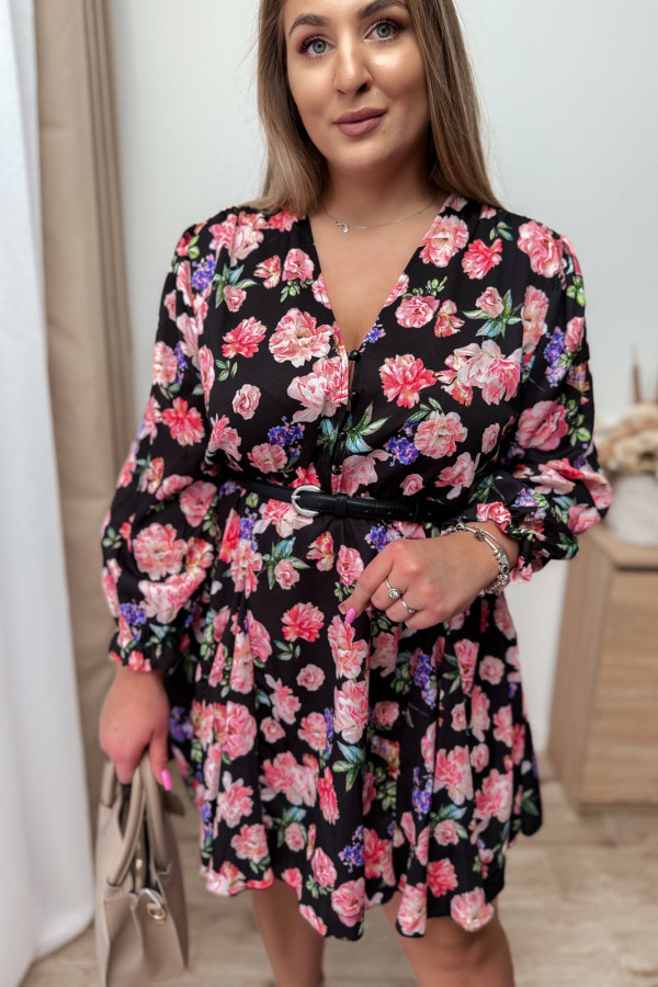 Sukienka czarna w różowe kwiaty plus size Tessa 1