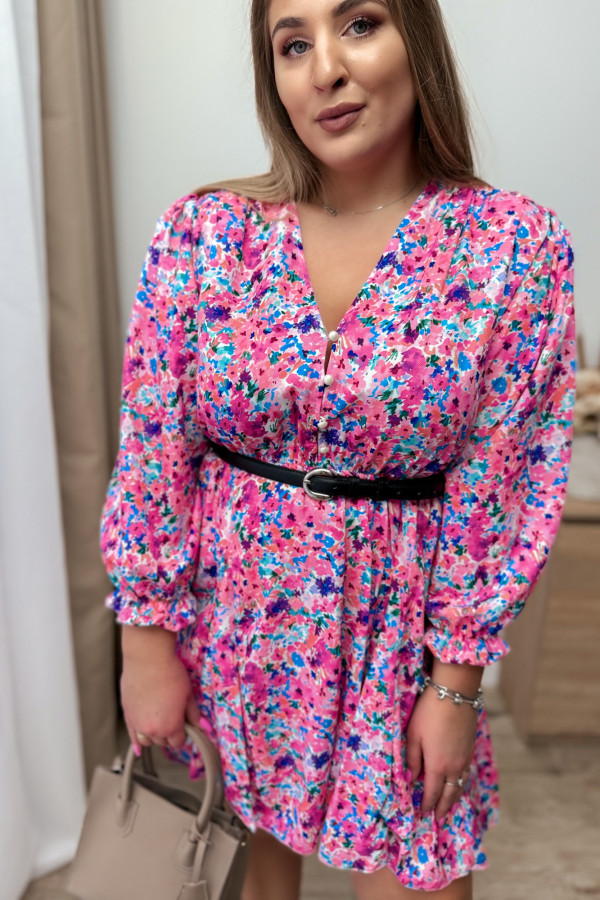 Sukienka plus size krótka w kwiatki Ivy- biała w różowo-niebieskie kwiatki 1