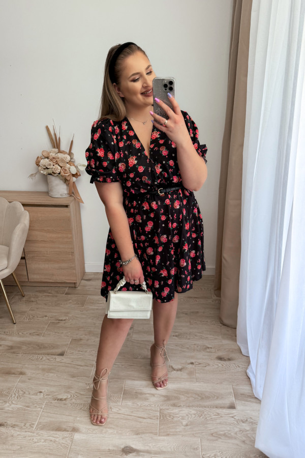 Sukienka krótka plus size czarna w koralowe kwiatki Ruby 3