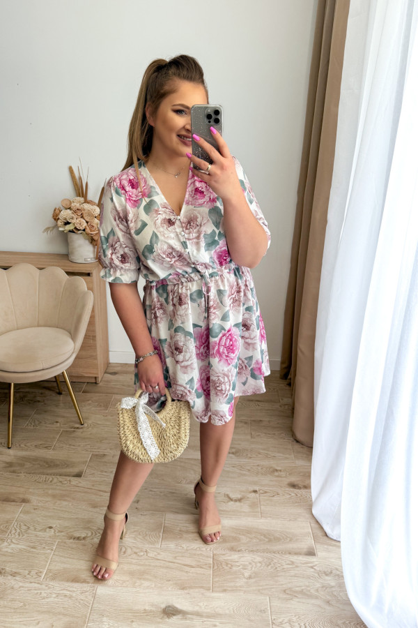PREORDER Sukienka krótka plus size biała w beżowo-różowe kwiatki Nola (wysyłka 20-21.05.) 7