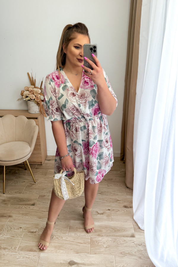PREORDER Sukienka krótka plus size biała w beżowo-różowe kwiatki Nola (wysyłka 20-21.05.) 8