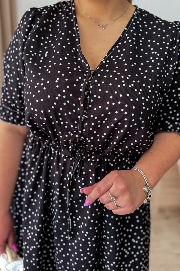 Sukienka krótka plus size czarna w kropeczki Nola 3