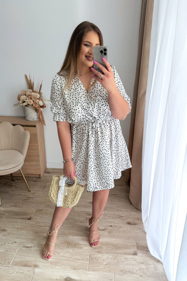Sukienka krótka plus size biała w kropeczki Nola 4
