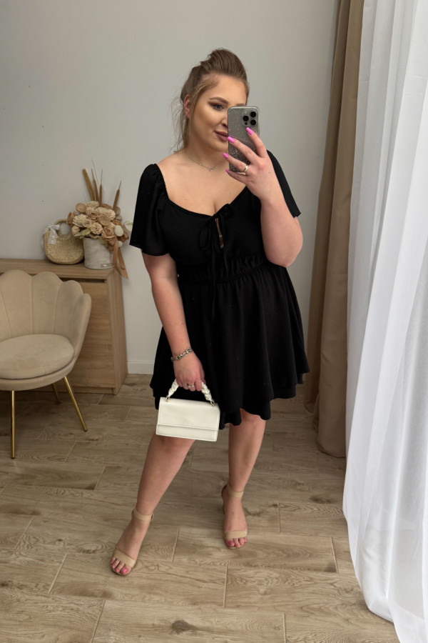 Kombinezon plus size z wiązaniem na dekolcie Lavinia - czarny 2