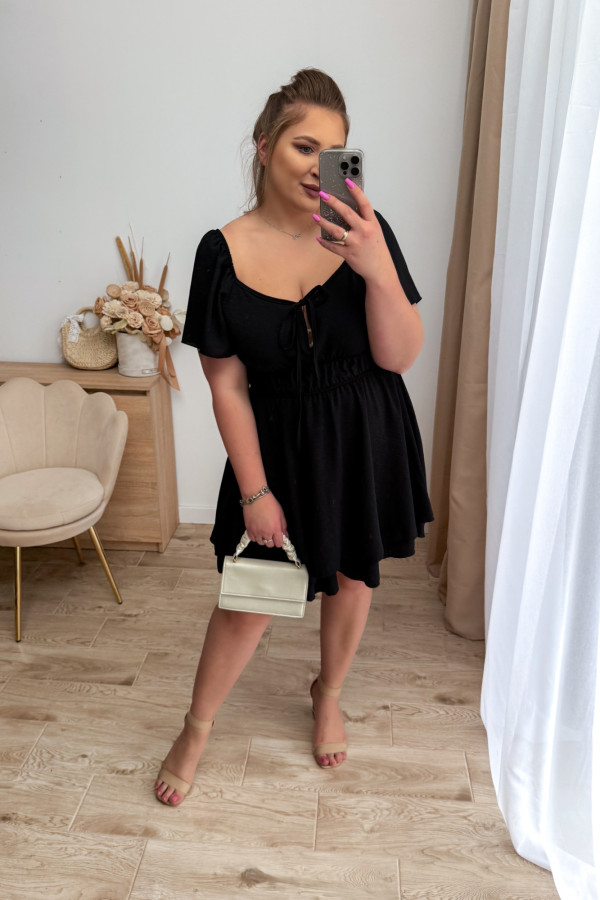 Kombinezon plus size z wiązaniem na dekolcie Lavinia - czarny 3