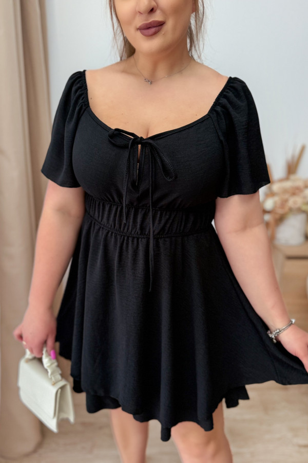 Kombinezon plus size z wiązaniem na dekolcie Lavinia - czarny 10