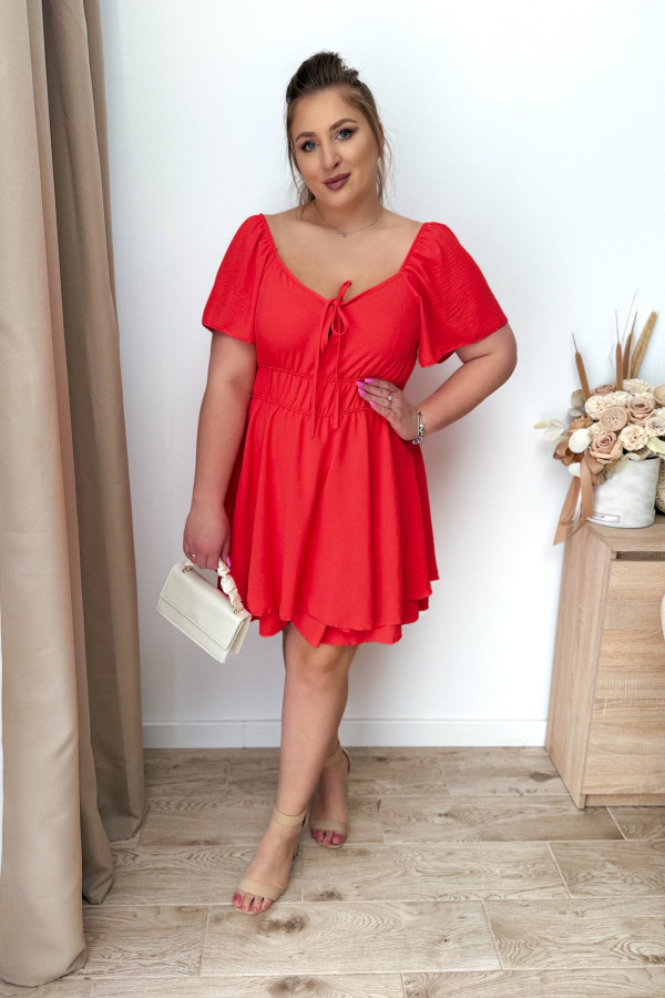 Kombinezon plus size z wiązaniem na dekolcie Lavinia - koralowy 3