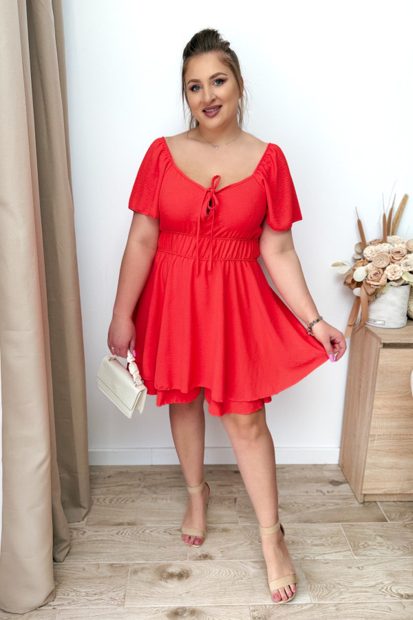 Kombinezon plus size z wiązaniem na dekolcie Lavinia - koralowy