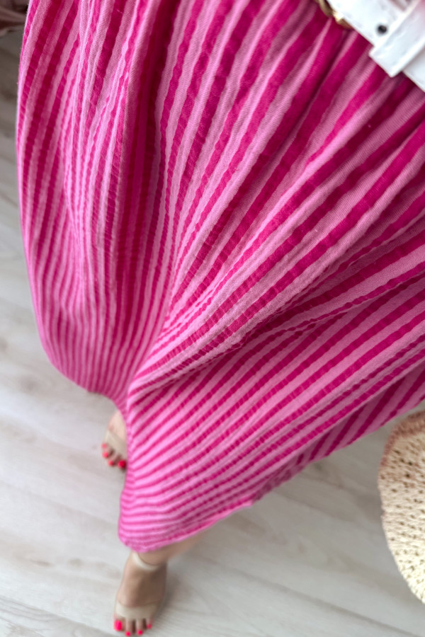 Sukienka midi plus size muślinowa różowa w fuksjowe paski Nini 2