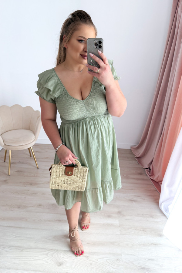 Sukienka mini z falbanką i gumkami na dekolcie Idylle - matcha 1