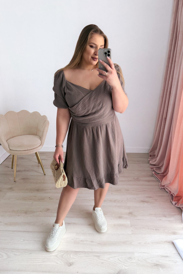Sukienka krótka muślinowa na krótki rękaw plus size Sorella - fango