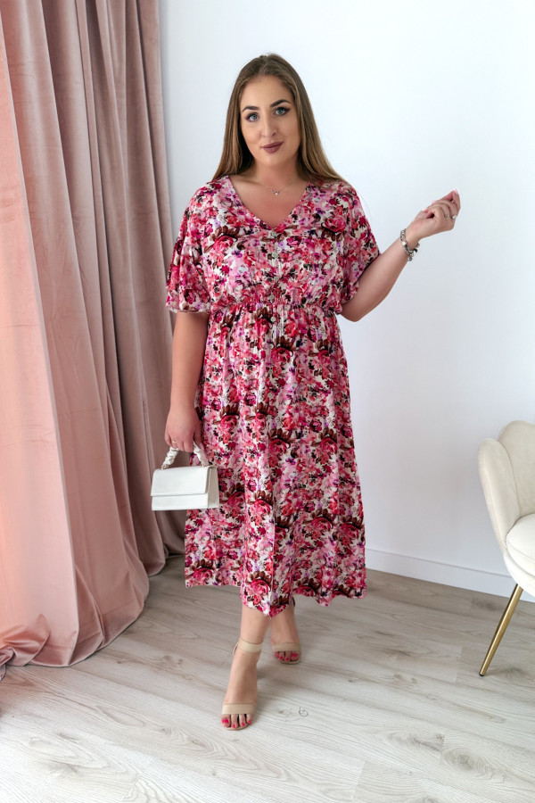 Sukienka plus size wiskozowa midi z dekoltem V koralowo-różowe kwiatki Calina 1