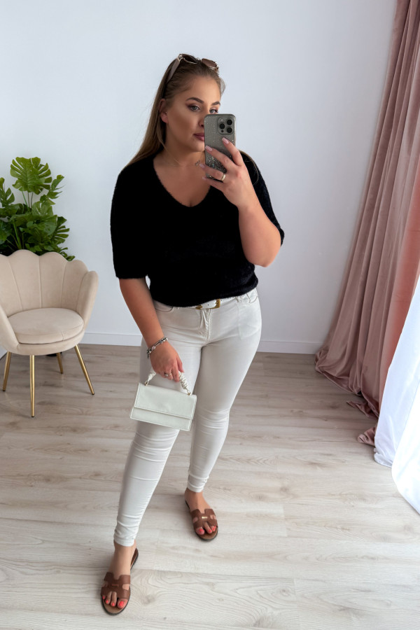 Sweter z dekoltem V Amber - czarny 3