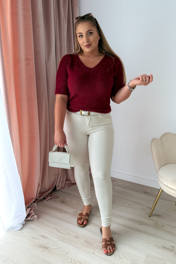 Sweter z dekoltem V Amber - bordo