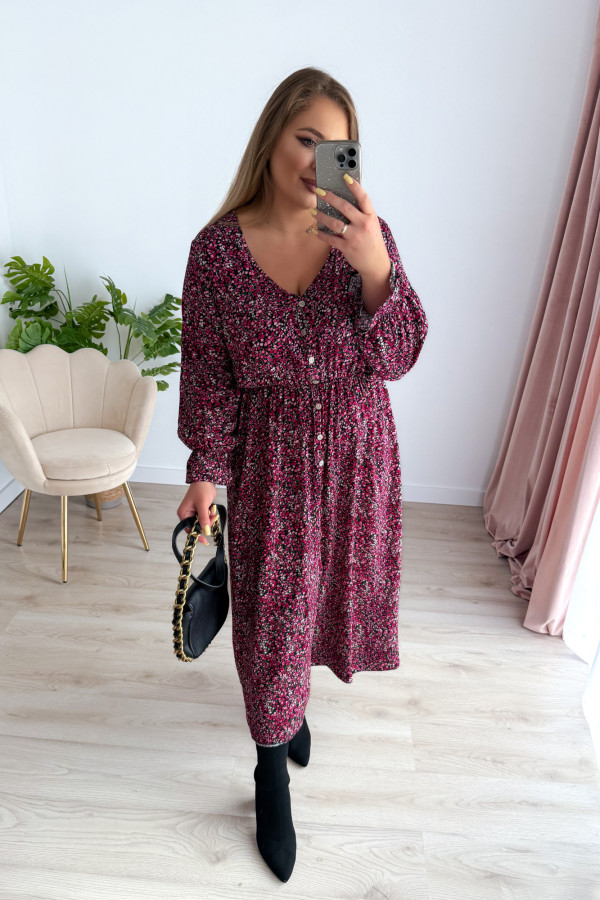Sukienka plus size wiskozowa midi z dekoltem V czarna w drobne fioletowo-różowe kwiatki Calina 6