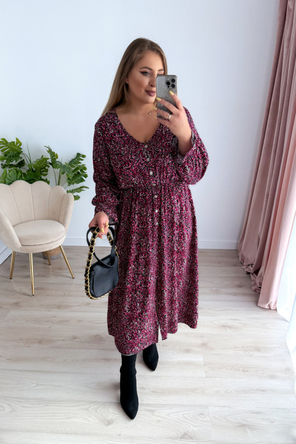 Sukienka plus size wiskozowa midi z dekoltem V czarna w drobne fioletowo-różowe kwiatki Calina 7