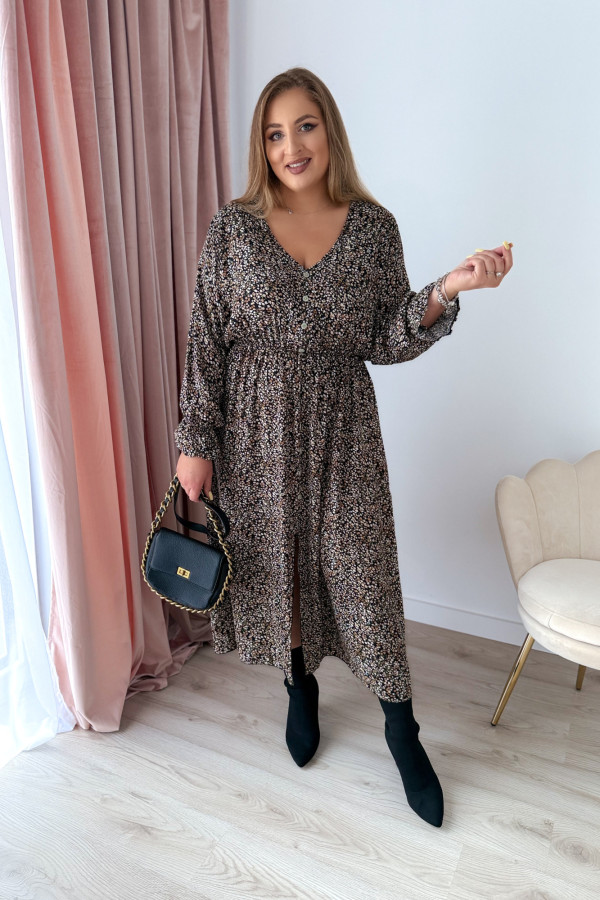 Sukienka plus size wiskozowa midi z dekoltem V czarna w drobne beżowe kwiatki Calina