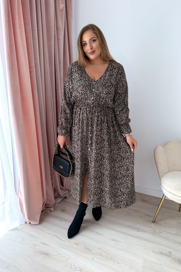 Sukienka plus size wiskozowa midi z dekoltem V czarna w drobne beżowe kwiatki Calina 4