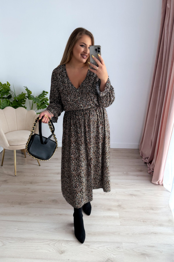 Sukienka plus size wiskozowa midi z dekoltem V czarna w drobne beżowe kwiatki Calina 6