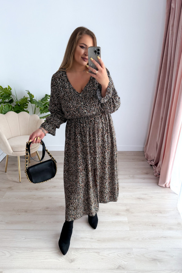 Sukienka plus size wiskozowa midi z dekoltem V czarna w drobne beżowe kwiatki Calina 10