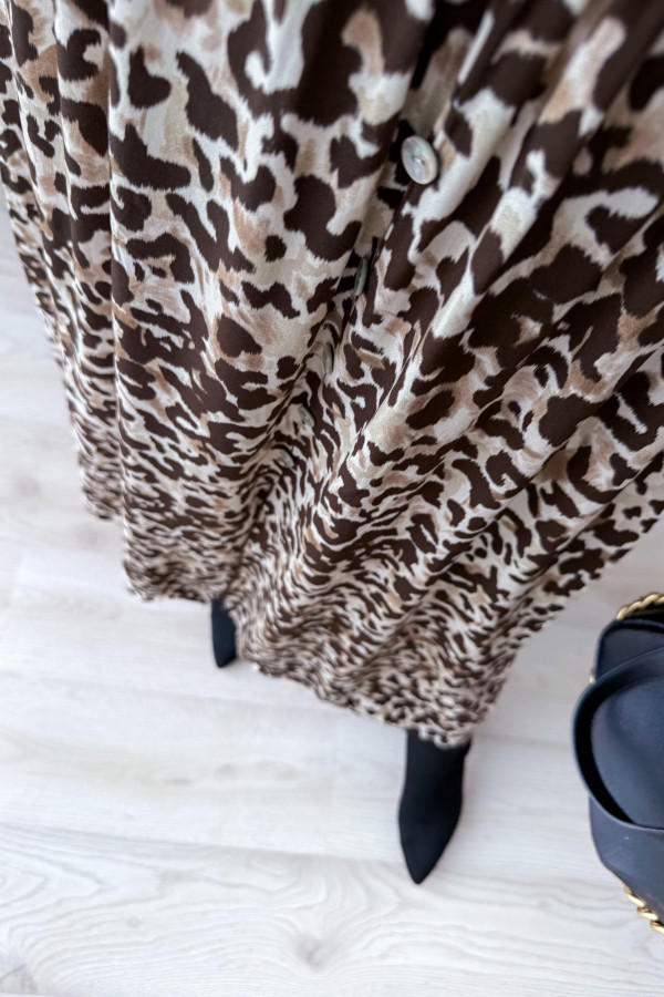 Sukienka plus size wiskozowa midi z dekoltem V w panterkę Calina 1