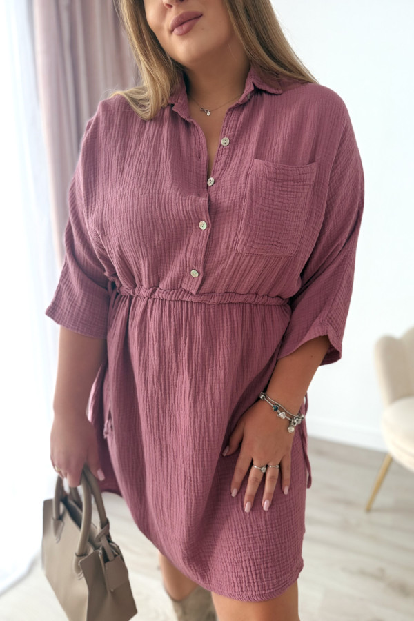 Sukienka muślinowa z guzikami na dekolcie plus size Miranda - jagoda 2