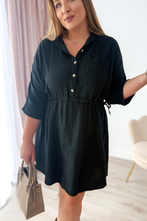 Sukienka muślinowa z guzikami na dekolcie plus size Miranda - czarna 1