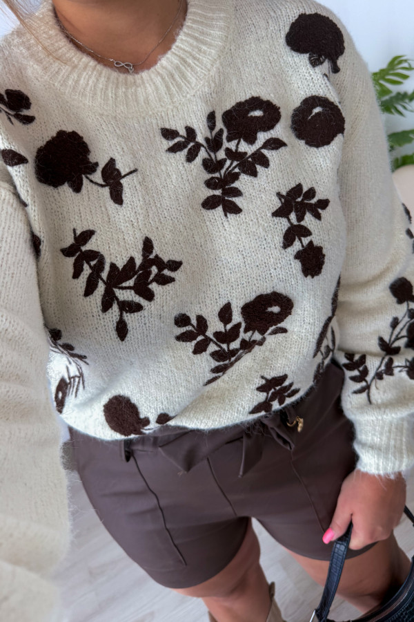Sweter kremowy z czekoladowymi kwiatkami Virna 6