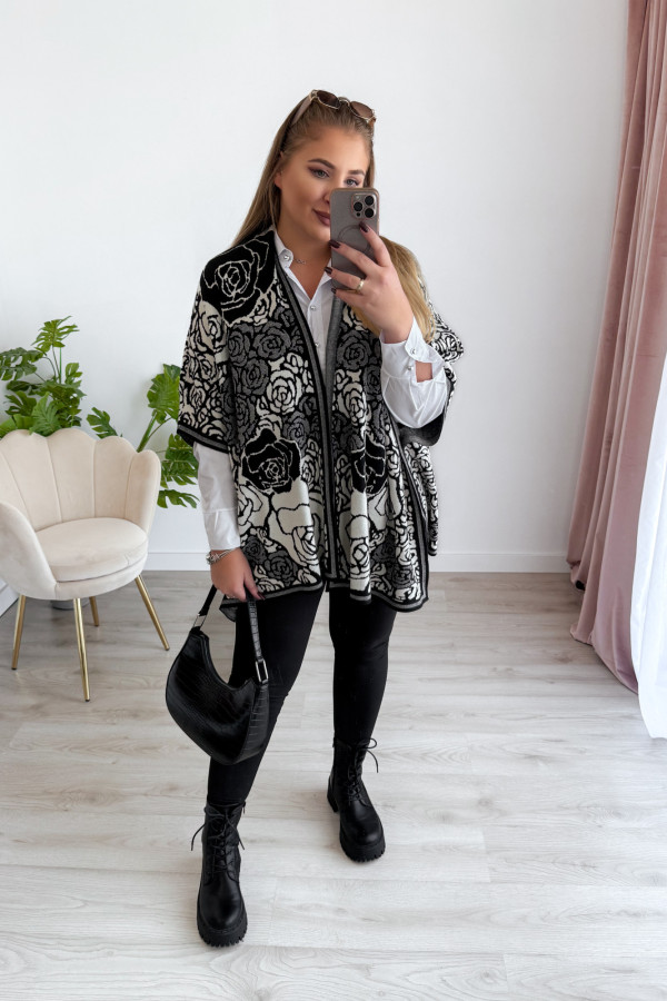 Poncho w czarno-kremowe kwiaty Rennie 1