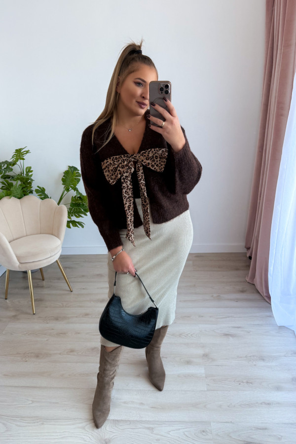 Sweter z panterkową kokardą Wild - czekolada 4