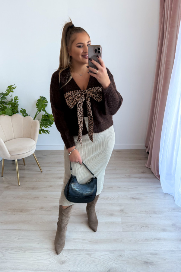 Sweter z panterkową kokardą Wild - czekolada 5