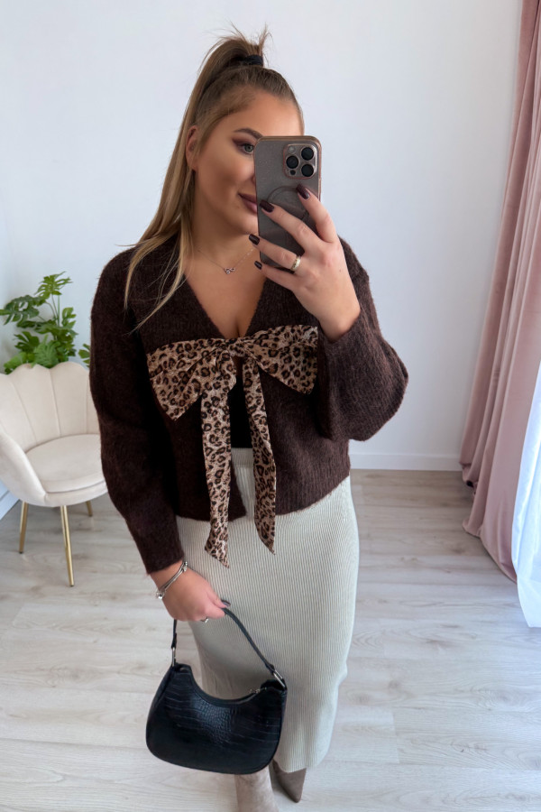 Sweter z panterkową kokardą Wild - czekolada 7