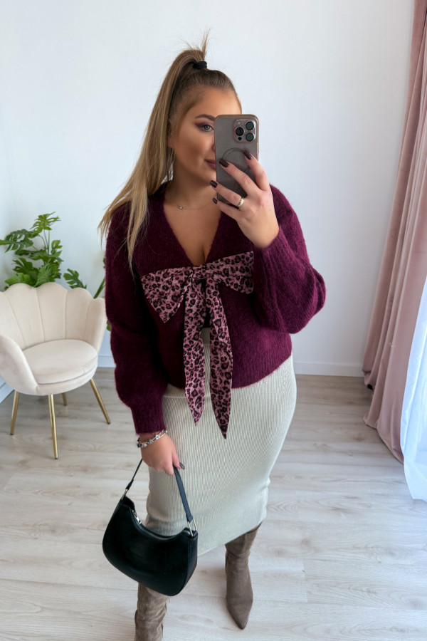 Sweter z panterkową kokardą Wild - śliwka 8