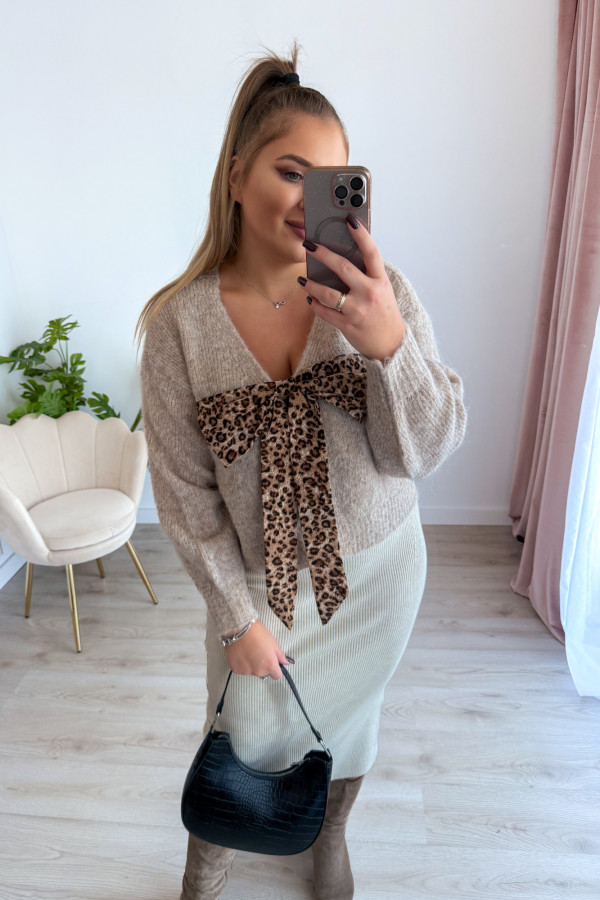 Sweter z panterkową kokardą Wild - beż 4