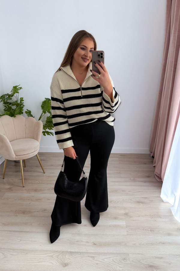 Sweter z zamkiem na dekolcie śmietankowy w paski Aria 10