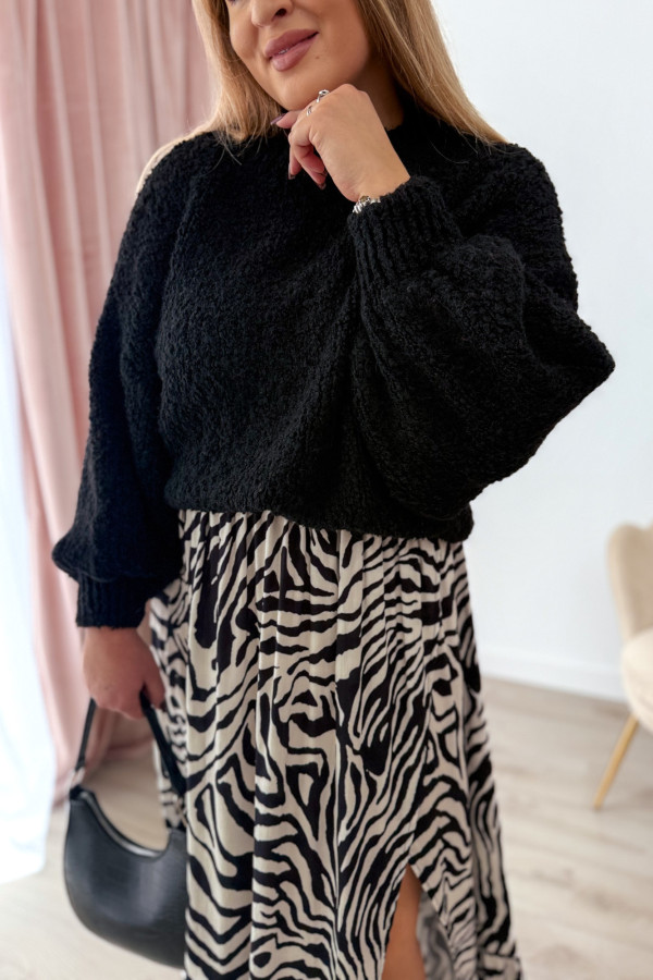 Sweter bukla oversize ze ściągaczem przy rękawie Everly - czarny