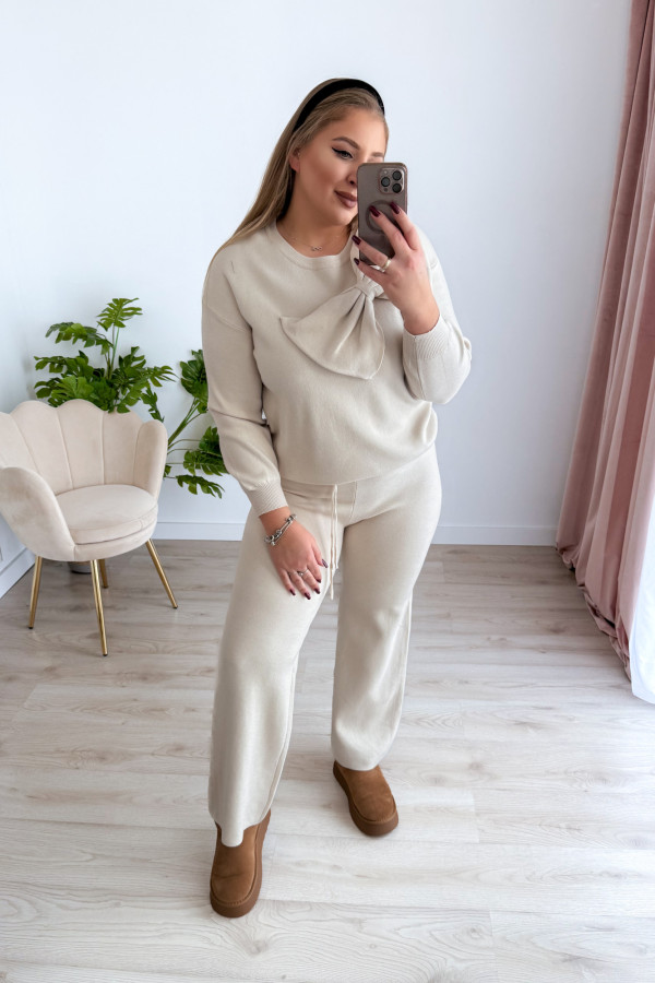 Komplet sweterkowy spodnie z szeroką nogawką+bluzka z kokardką Mina - kremowy 5
