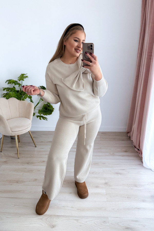 Komplet sweterkowy spodnie z szeroką nogawką+bluzka z kokardką Mina - kremowy 7