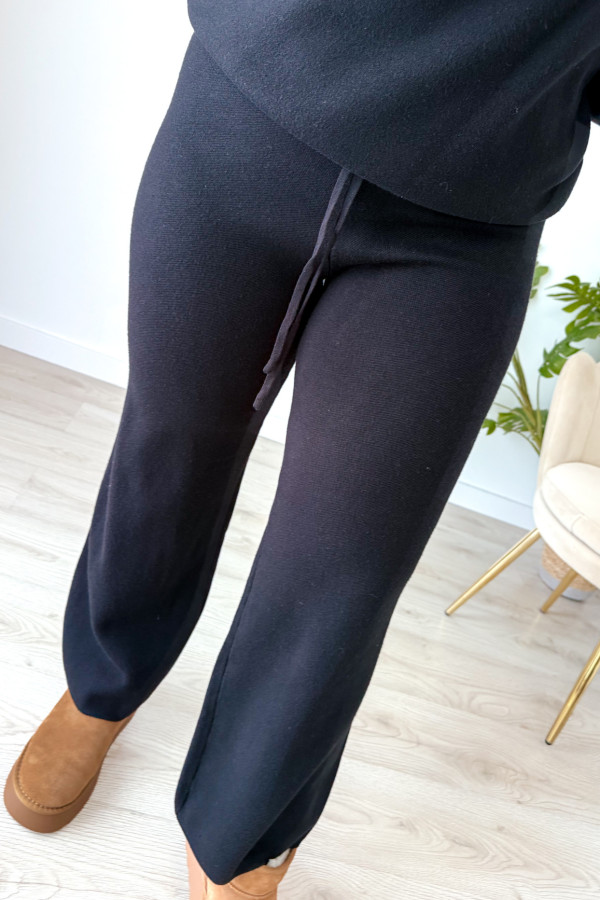 Komplet sweterkowy spodnie z szeroką nogawką+bluzka z kokardką Mina - czarny 2